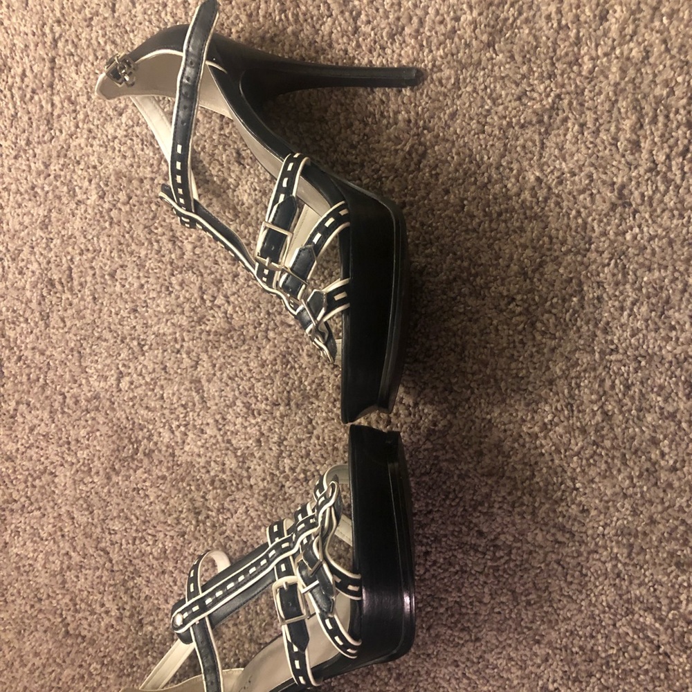 New Without Box Guess Heels - image 4